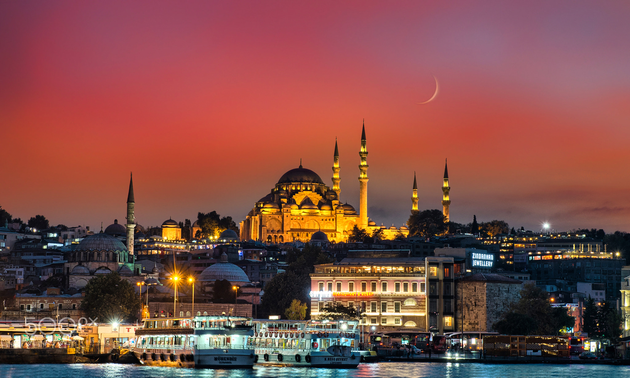 تور استانبول‌ - آسمان